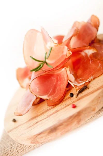 Fette di carne affumicata - prosciutto — Foto Stock