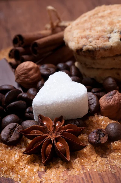 Cofee beans and brown sugar — Stock Photo, Image