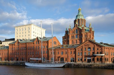gün batımında Helsinki.