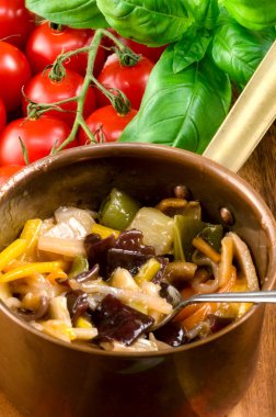 Buharda pişmiş sebzeler.