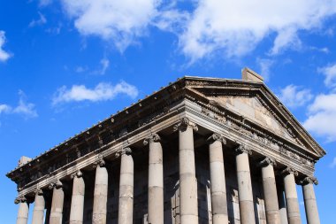 Ermenistan 'daki Garni tapınağı.