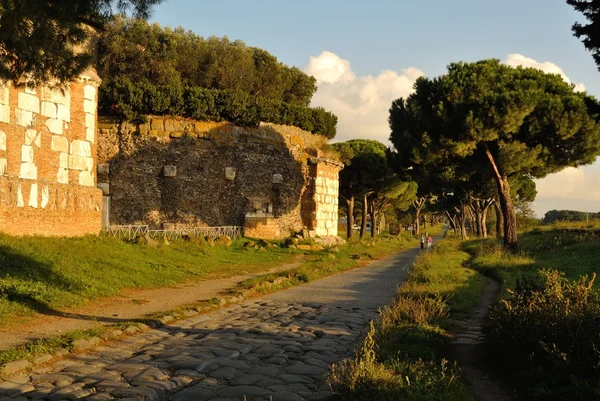 Appia antica gatan i Rom. — Stockfoto