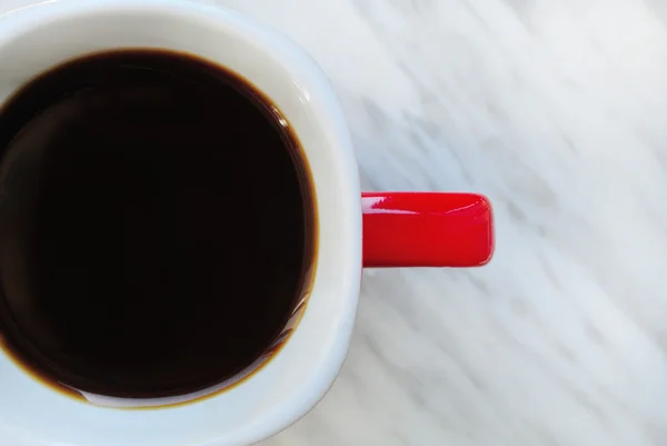 Röd mugg kaffe — Stockfoto