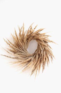 Pampas çelengi, Cottagecore tarzında iç dekataryona düşer.