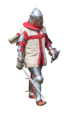 kılıç ve kalkan üzerine beyaz izole zırhlı bir şövalye