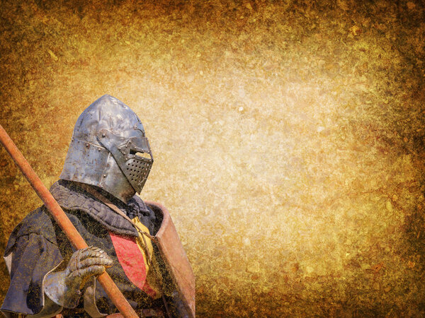 Бронированный рыцарь - ретро открытка
