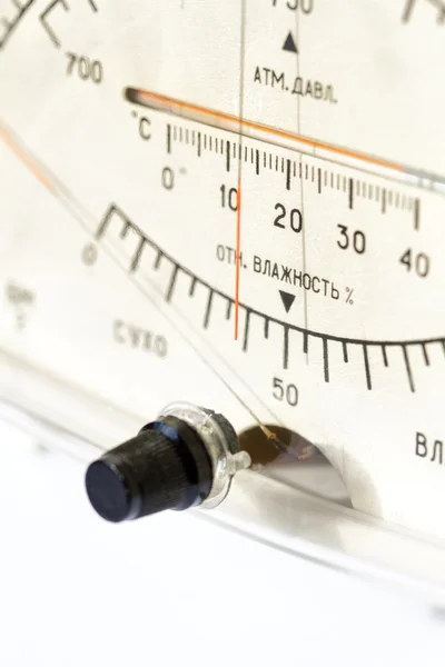 Closeup gezicht combinatie van oude barometer, thermometer en hygrometer apparaat — Stockfoto