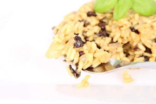 Risotto com cogumelos em uma chapa — Fotografia de Stock