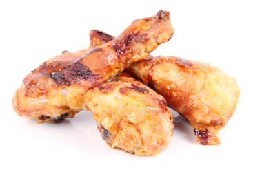 Kızarmış tavuk bacağı.