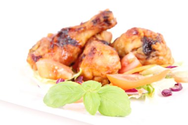 Kızarmış tavuk bacağı.