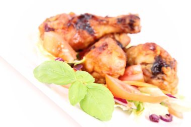 Kızarmış tavuk bacağı.