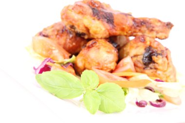 Kızarmış tavuk bacağı.