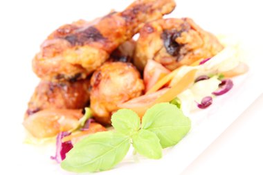 Kızarmış tavuk bacağı.