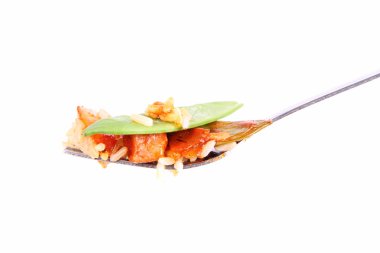 Bir çatal üzerinde soslu pilav