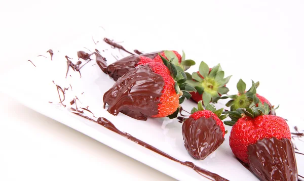 Fraises couvertes de chocolat — Photo