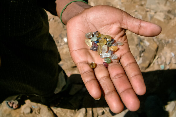 Saphires in the hand