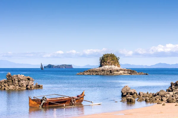 Seelandschaft in der Nähe der neugierigen Insel — Stockfoto