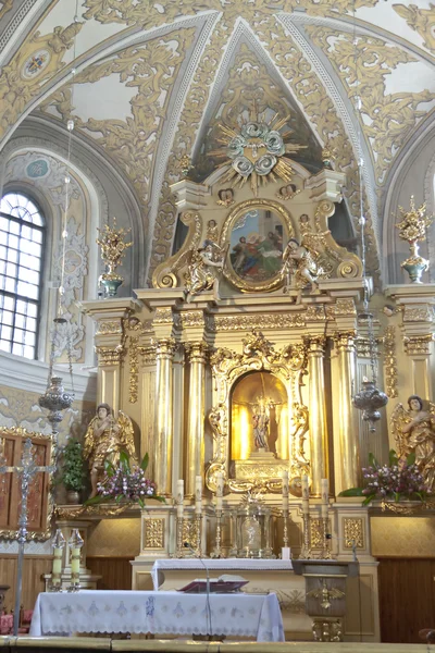 Interior de la belleza Iglesia de edad en Lesniow — Foto de Stock