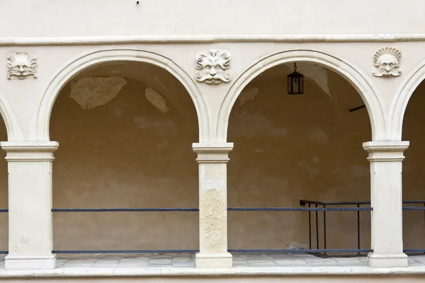 Detalle del patio - Pieskowa Skala Palace — Foto de Stock