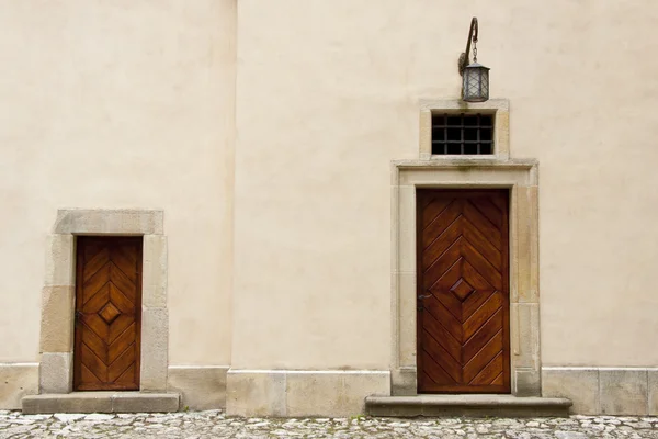 Dvě dřevěné dveře — Stock fotografie