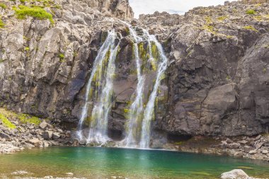 küçük şelale - İzlanda, westfjords.