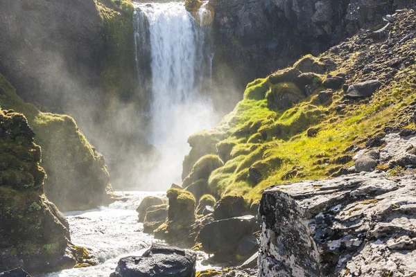 Fjallfoss wodospad - Islandia. — Zdjęcie stockowe