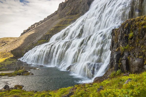 Vattenfall dynjandi - Västfjordarna, Island. — Stockfoto