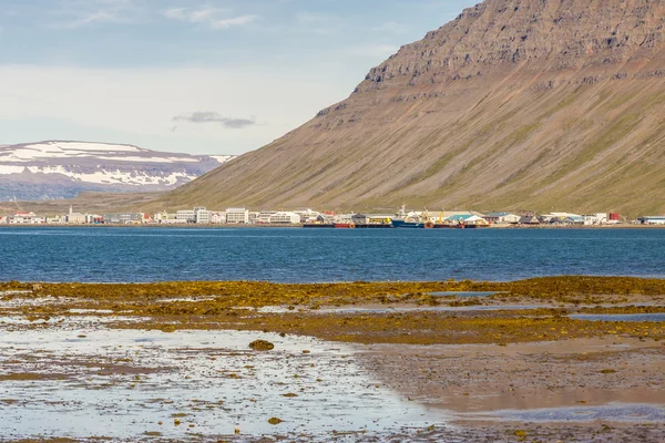 Zobacz na mieście isafjordur - Islandia. — Zdjęcie stockowe