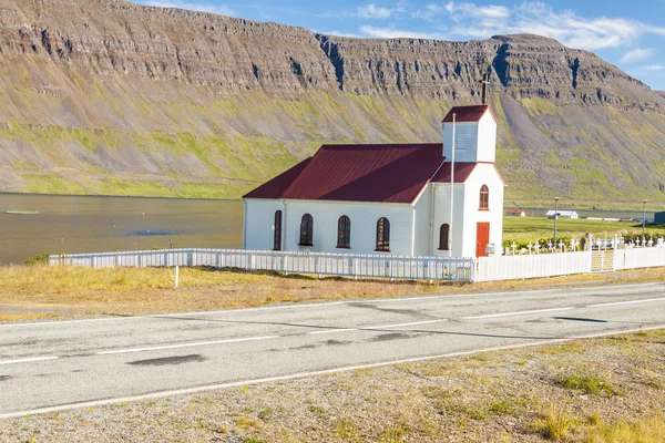 Malý dřevěný kostel v reykjanes - Island. — Stock fotografie