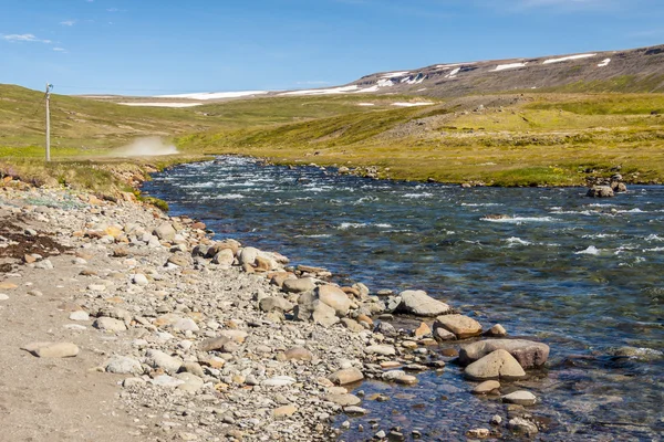 IJslandse rivier in unadsdalur. — Stockfoto