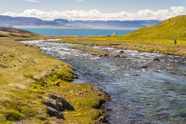 Unadsdalur village - IJsland, Westfjorden. — Stockfoto