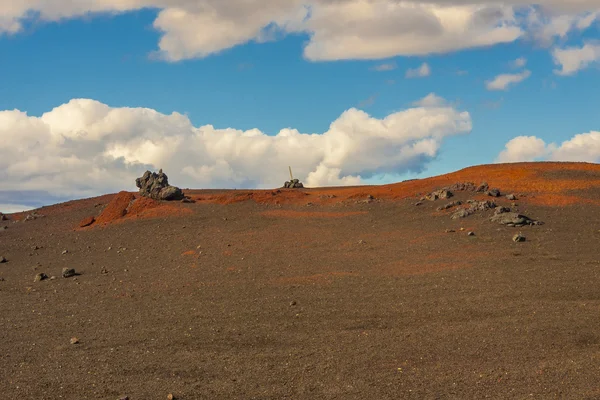 Terreno vulcânico em ptah para o lago Vitio - Islândia . — Fotografia de Stock