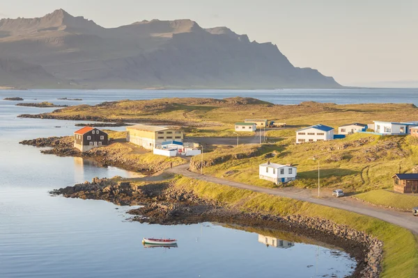 Rybackie wioski djupivogur - Islandia. — Zdjęcie stockowe