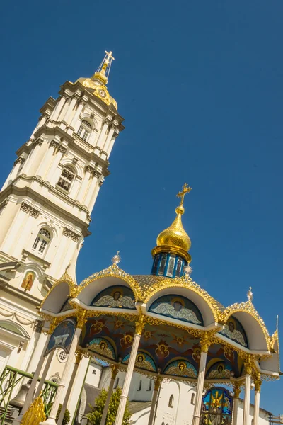 Tour du monastère Saint-Pochaïv - Ukraine . — Photo