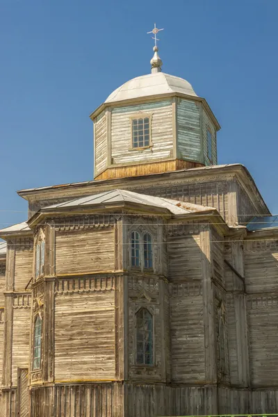 Ancienne église orthodoxe en bois à Pobirka près d'Uman - Ukraine, Europ — Photo