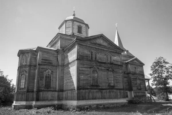 Pobirka cerca de Uman antigua iglesia ortodoxa de madera - Ucrania, Europa . —  Fotos de Stock