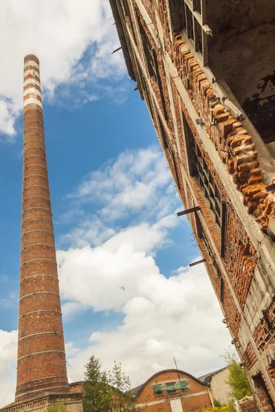 Schornstein alter Papierfabriken in Kalety - Polen. — Stockfoto