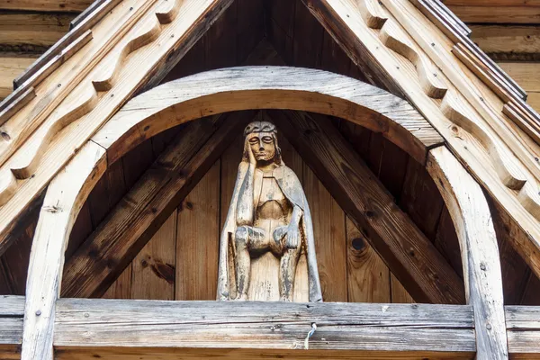 Jaszczurowka, Chapel - wooden figure of Jesus Christ. — Stock Photo, Image