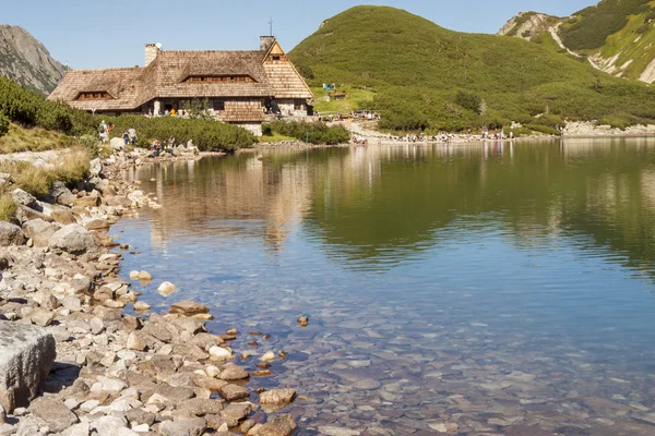 Sığınakta beş lakes valley - tatra Dağları. — Stok fotoğraf