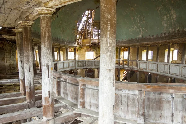 Innvendig i den gamle evangeliske kirken - Zeliszow, Polen . – stockfoto