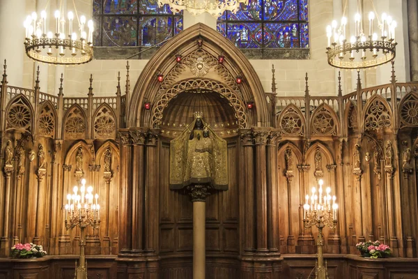 Altar of the Our Lady of the Pillar - Cathedral of Our Lady of C — Stock Photo, Image