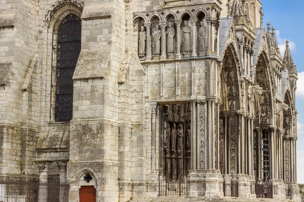 Cathedral of Our Lady of Chartres (Cathédrale Notre-Dame de Cha — стокове фото