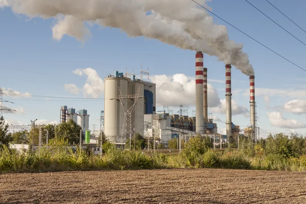 Uhelné elektrárny v patnow - konin, Polsko, Evropa. — Stock fotografie