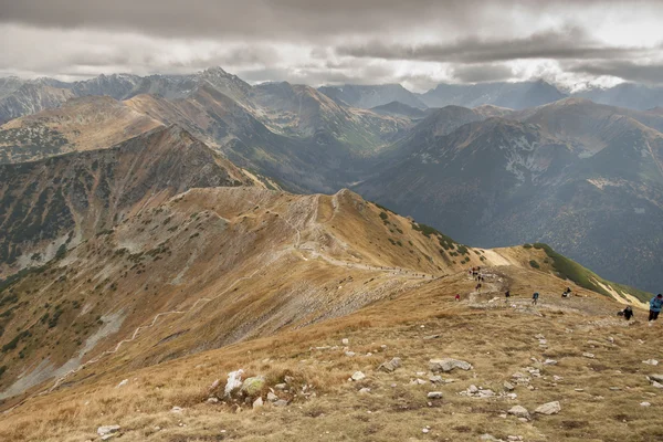 Uitzicht vanaf Malolaczniak - Tatra Mountains.Autumn dag. — Stockfoto