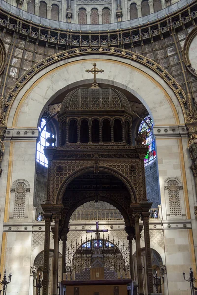 Interieur van saint - augustin kerk. Paris, Frankrijk. — Stockfoto
