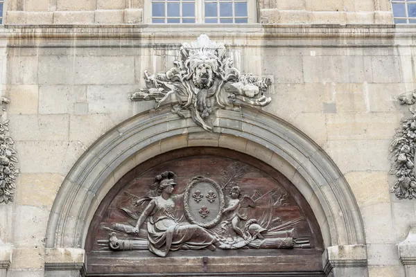Деталь двері до hotel des інвалідів - Париж. — стокове фото