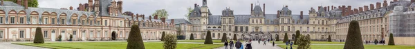 Koninklijke jacht kasteel in fontainebleau, Frankrijk. — Stockfoto