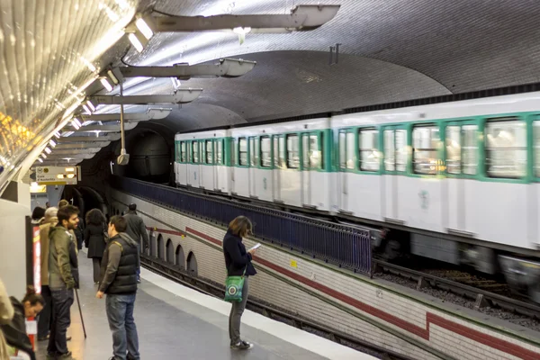 पॅरिस मेट्रो स्टेशन मिराबाऊ — स्टॉक फोटो, इमेज