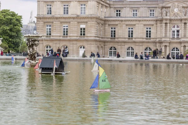 Мбаппе в "Саду Фаберже" - Париж . — стоковое фото
