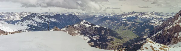 Ski gebied gletsjer de diablerets — Stockfoto